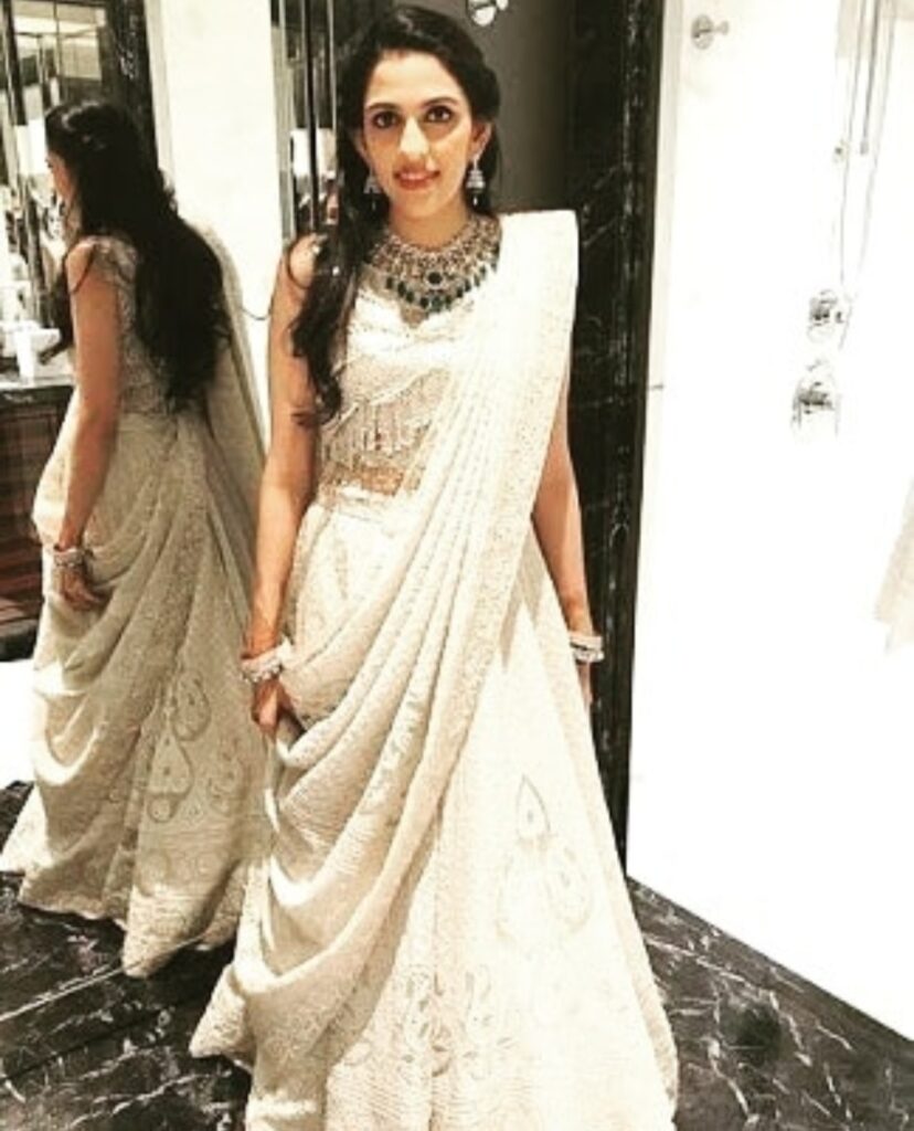 Shloka Mehta opted for a blue ethnic attire for her visit to the Babulnath Temple.